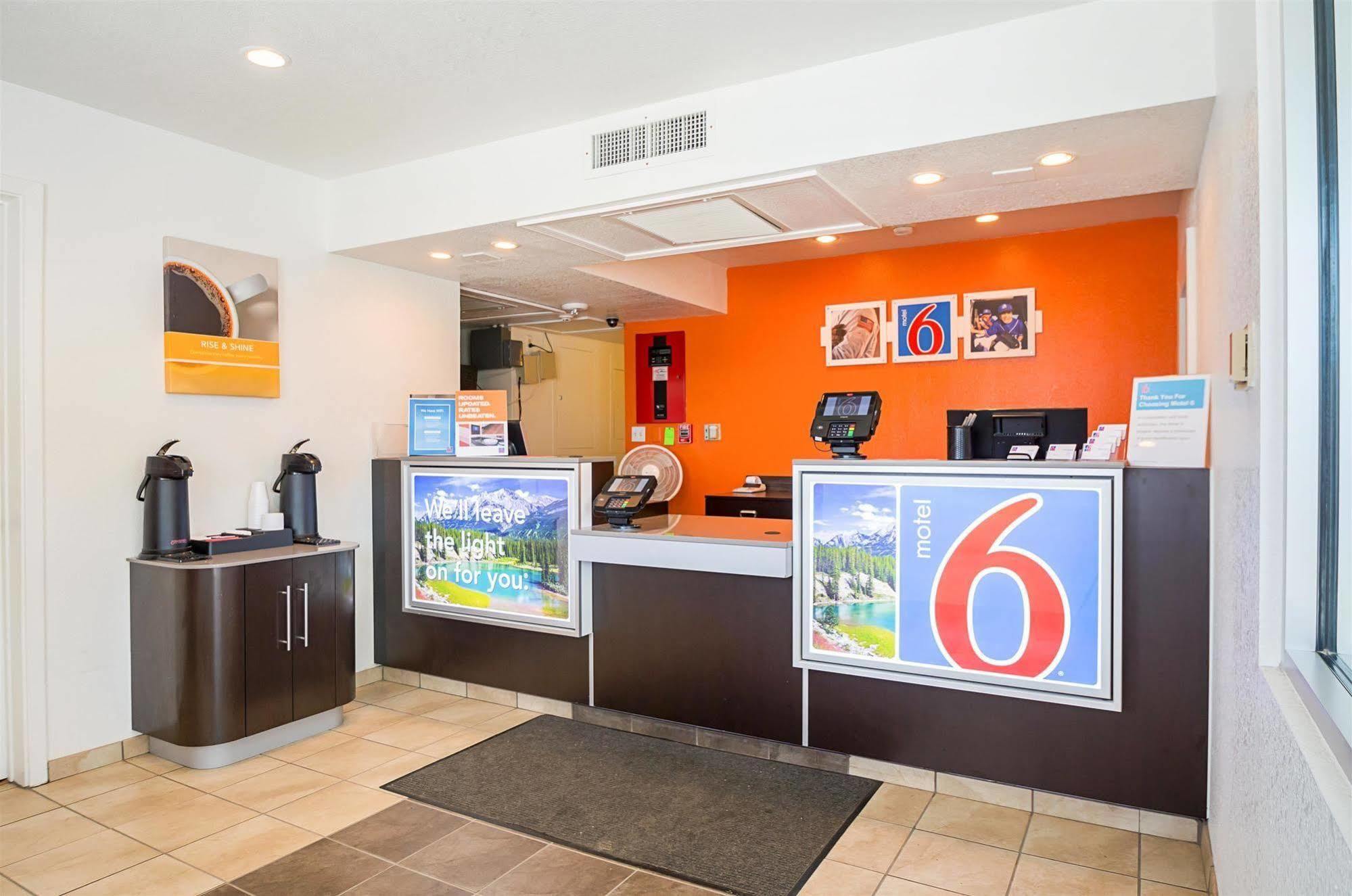 Motel 6-Pueblo, Co - I-25 Buitenkant foto