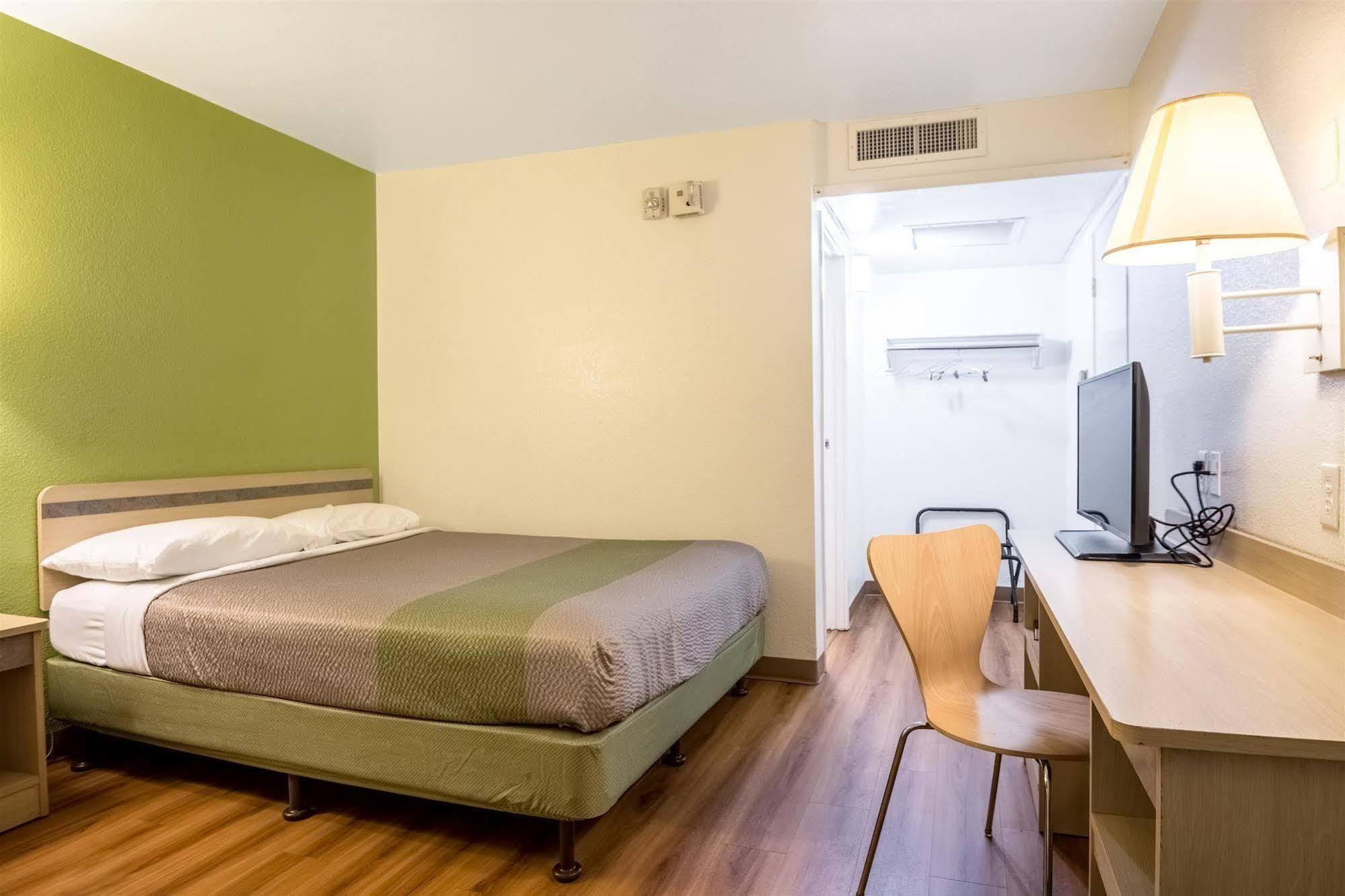 Motel 6-Pueblo, Co - I-25 Buitenkant foto